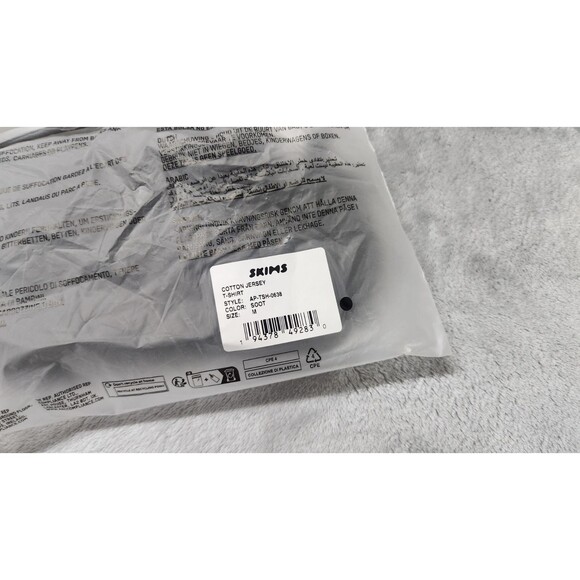 NWT SKIMS Medium Soot Black Cotton Jersey T-Shirt AP-TSH-0638 - Picture 8 of 8